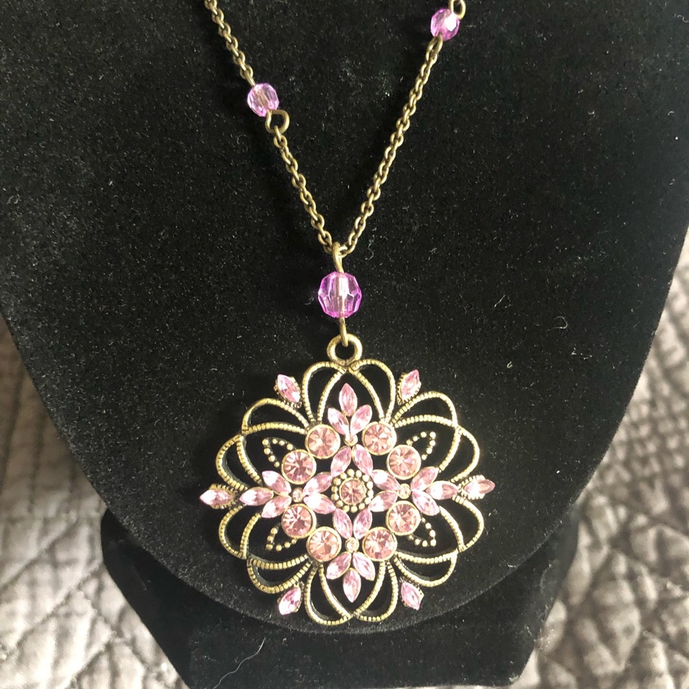 Triple strand necklace and earring set - Picture 2 of 3